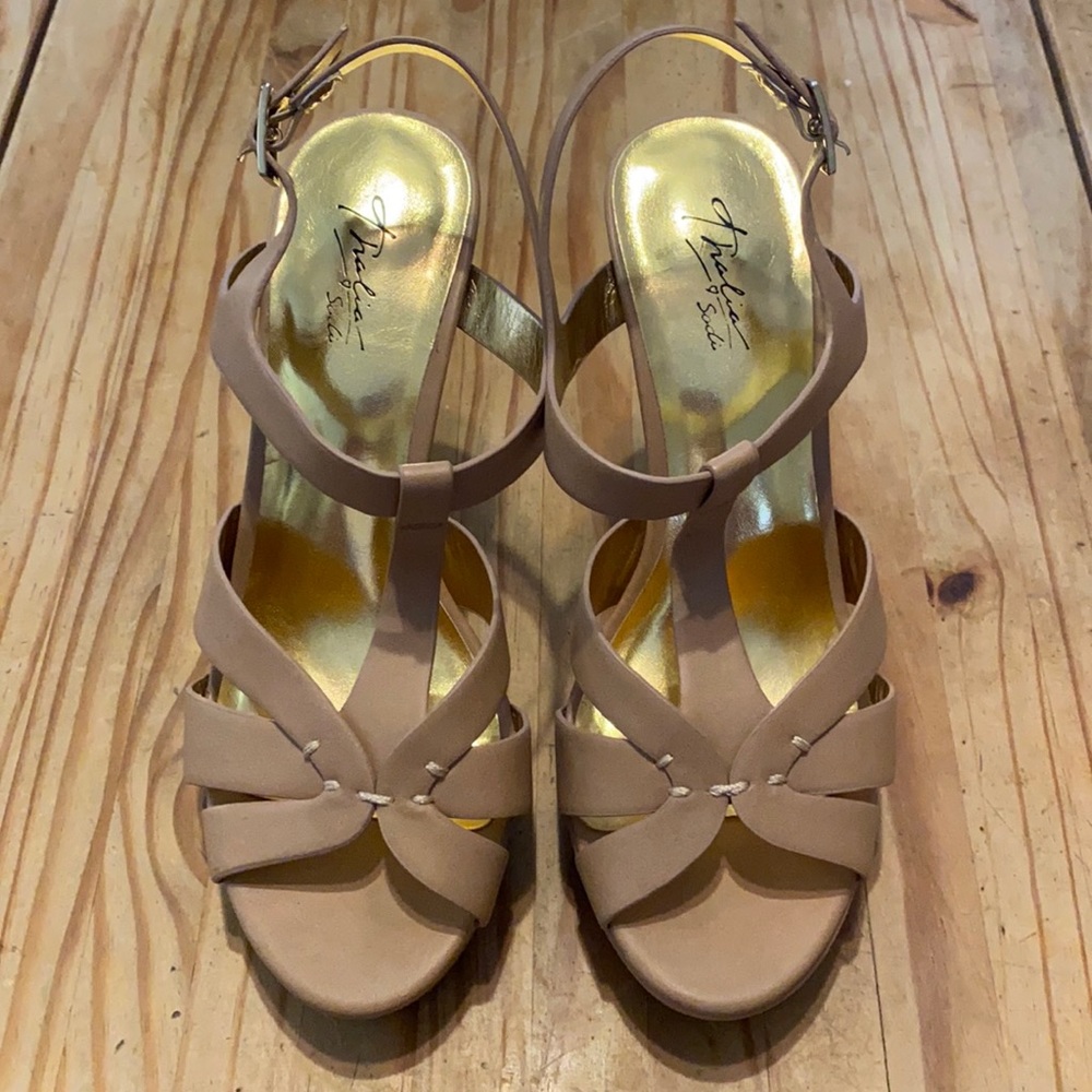 Thalia Sodi heels